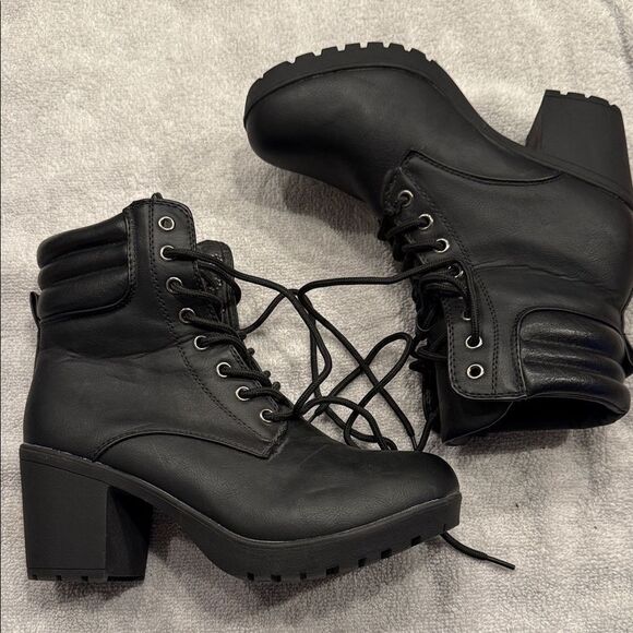 Forever 21 Shoes - Forever 21 Black Lace-Up Chunky Heel Boots